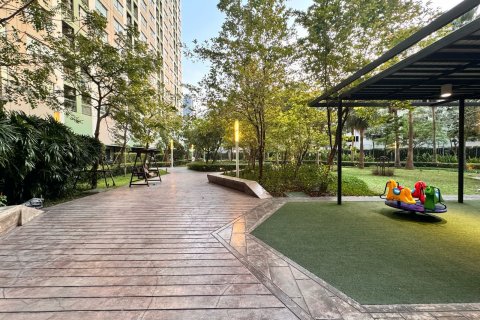 Condo in Huai Khwang, Bangkok, Thailand, 2 bedrooms  № 136944 - photo 4