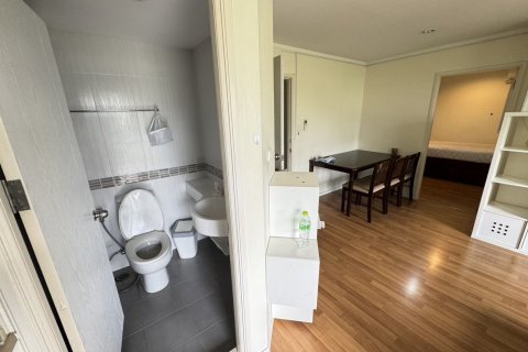 Condo in Huai Khwang, Bangkok, Thailand, 2 bedrooms  № 136944 - photo 9