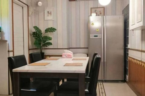 Condo in Bangkok, Thailand, 3 bedrooms  № 156814 - photo 4