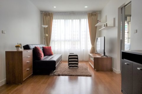 Studio in the Condo in Khlong Toei, Bangkok, Thailand  № 164595