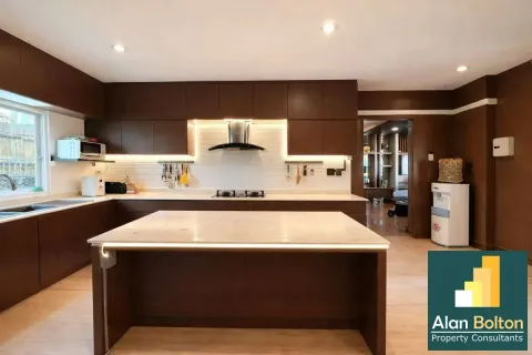 Casa de 7 dormitorios en Pattaya, Tailandia № 211065 - foto 9