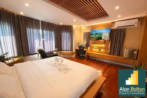 Casa de 7 dormitorios en Pattaya, Tailandia № 211065 - foto 7