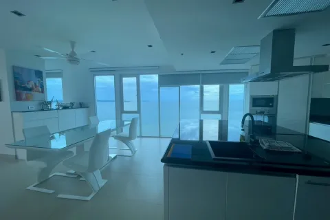 Casa de 7 dormitorios en Pattaya, Tailandia № 211065 - foto 18
