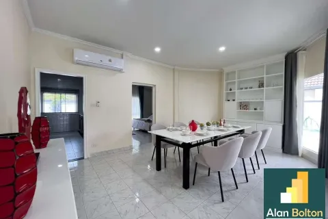 Casa de 3 dormitorios en Pattaya, Tailandia № 211068 - foto 14