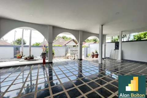 Casa de 3 dormitorios en Pattaya, Tailandia № 211068 - foto 6