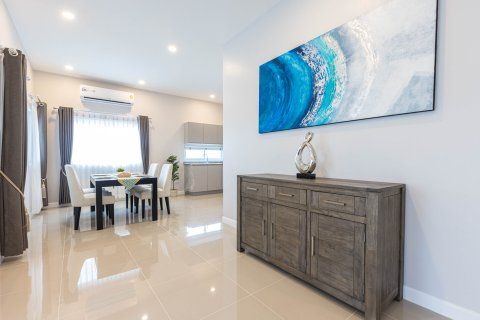 Villa in Hua Hin, Thailand 3 bedrooms № 169979 - photo 2