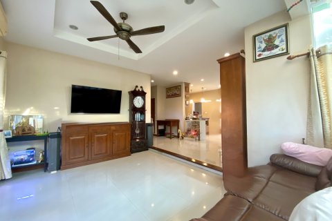 House in Bang Khen, Bangkok, Thailand 6 bedrooms № 154953 - photo 5