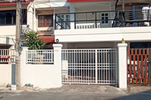 Duplex in Bang Kapi, Bangkok, Thailand 4 bedrooms № 161853