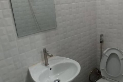 Duplex in Bang Kapi, Bangkok, Thailand 4 bedrooms № 161853 - photo 9