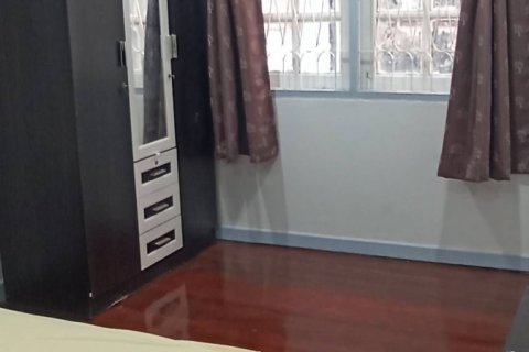 Duplex in Bang Kapi, Bangkok, Thailand 4 bedrooms № 161853 - photo 14