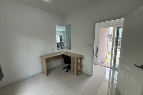 Duplex in Phasi Charoen, Bangkok, Thailand 4 bedrooms № 161855 - photo 16