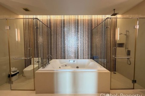 Condo in Pattaya, Thailand, 2 bedrooms  № 194708 - photo 7