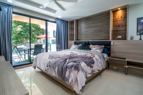Condo in Bang Lamung, Thailand, 3 bedrooms  № 194706 - photo 12