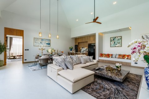 House in Bang Tao, Thailand 4 bedrooms № 153865 - photo 6