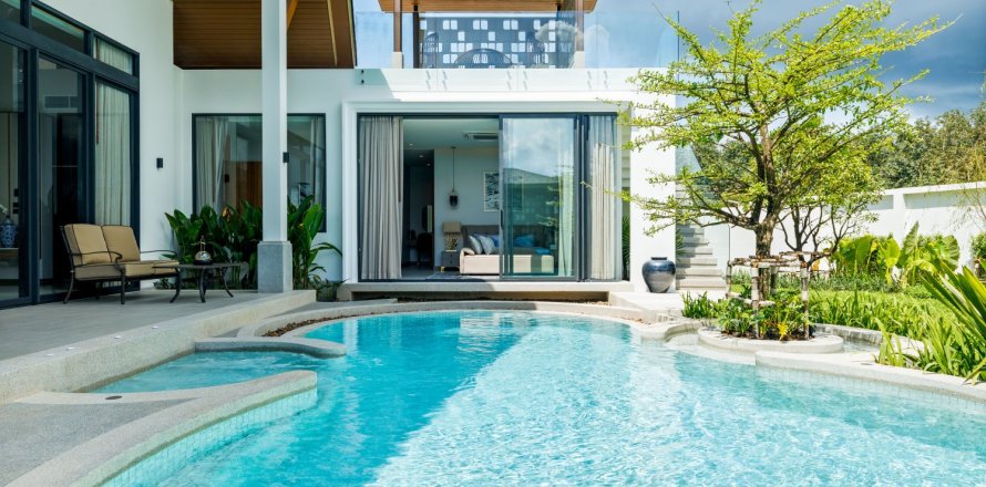 House in Bang Tao, Thailand 4 bedrooms № 153865