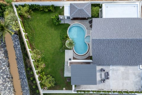 House in Bang Tao, Thailand 4 bedrooms № 153865 - photo 26