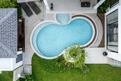 House in Bang Tao, Thailand 4 bedrooms № 153865 - photo 25