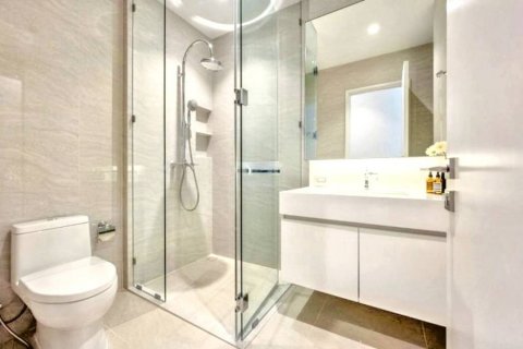 Condo in Bangkok, Thailand, 3 bedrooms  № 117185 - photo 9