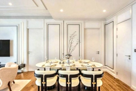 Condo in Bangkok, Thailand, 3 bedrooms  № 117185 - photo 4