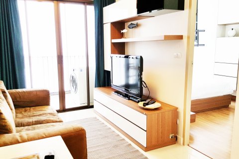 Condo à Bang Na, Bangkok, Thaïlande, 1 chambre  № 143902 - photo 1