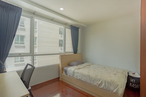 Condo in Bangkok, Thailand, 2 bedrooms  № 143679 - photo 10