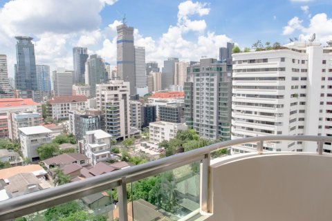Condo in Bangkok, Thailand, 2 bedrooms  № 143679 - photo 14