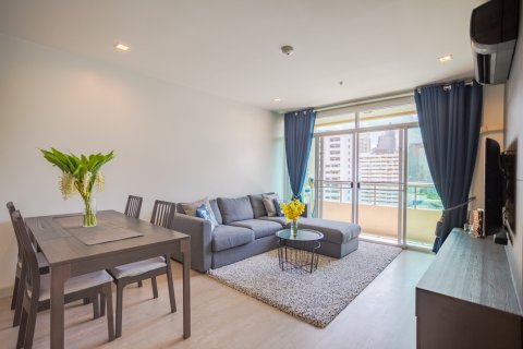 Condo in Bangkok, Thailand, 2 bedrooms  № 143679 - photo 3
