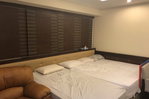 Condo in Bangkok, Thailand, 4 bedrooms  № 143676 - photo 6