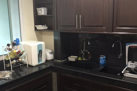 Condo in Bangkok, Thailand, 4 bedrooms  № 143676 - photo 5