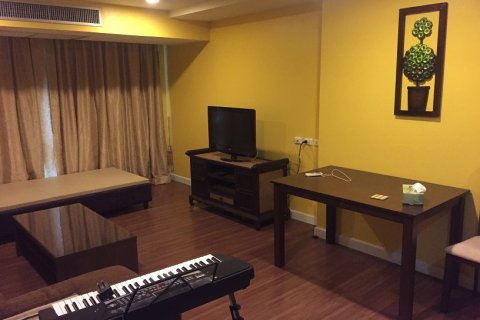 Condo in Bangkok, Thailand, 1 bedroom  № 143678 - photo 2