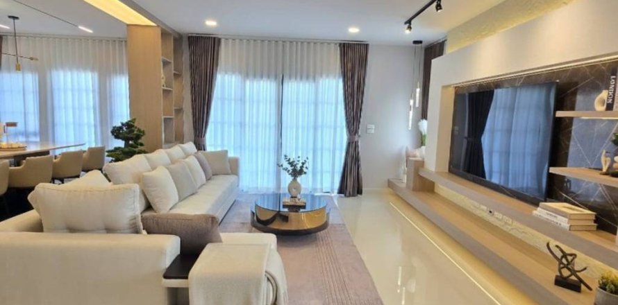 House in Samut Prakan, Thailand 4 bedrooms № 173009