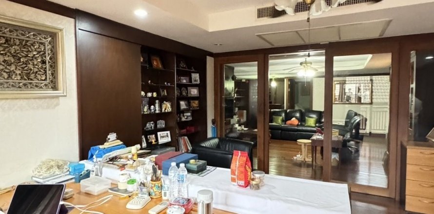 Кондоминиум с 4 спальнями в Сатхоне, Бангкок, Таиланд № 140104