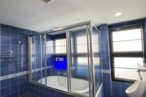 Кондоминиум с 4 спальнями в Сатхоне, Бангкок, Таиланд № 140104 - фото 5