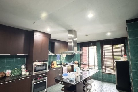 Кондоминиум с 4 спальнями в Сатхоне, Бангкок, Таиланд № 140104 - фото 17