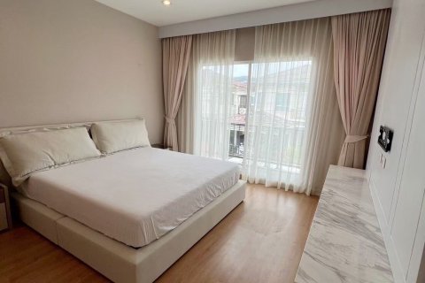 House in Kathu, Thailand 3 bedrooms № 158063 - photo 5