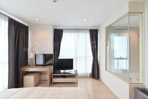 Condo in Bangkok, Thailand, 2 bedrooms № 184262 - photo 7