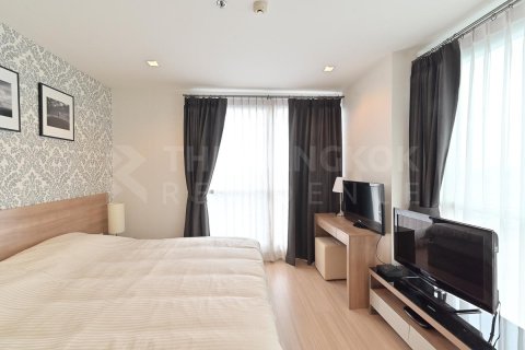 Condo in Bangkok, Thailand, 2 bedrooms № 184262 - photo 9