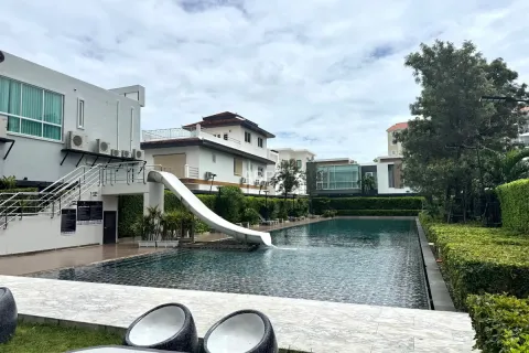 Condominio de 3 dormitorios en Jomtien Beach, Pattaya, Tailandia № 211317 - foto 15