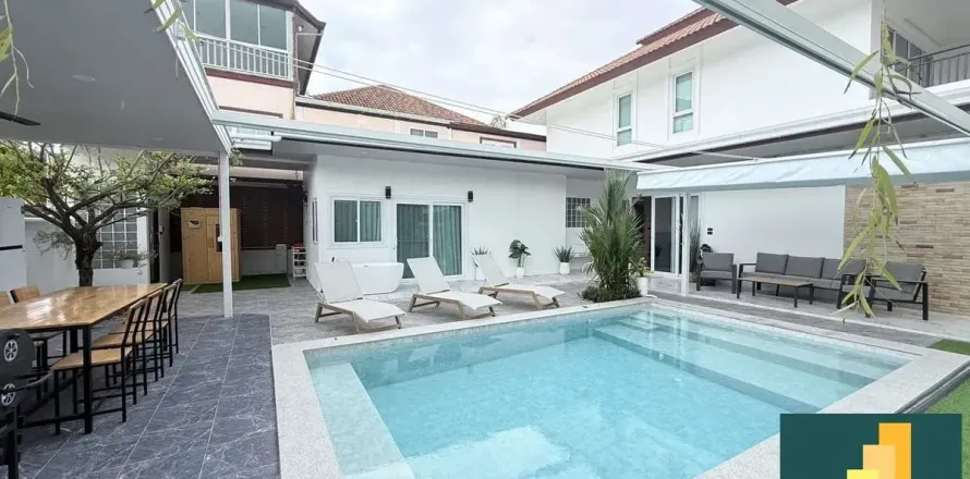 Casa de 5 dormitorios en Jomtien Beach, Pattaya, Tailandia № 211322