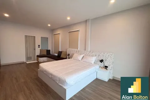 Casa de 5 dormitorios en Jomtien Beach, Pattaya, Tailandia № 211322 - foto 11