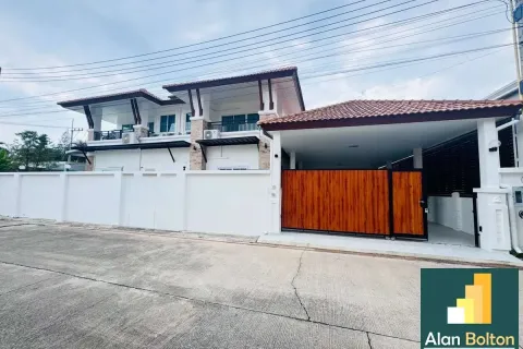 Casa de 5 dormitorios en Jomtien Beach, Pattaya, Tailandia № 211322 - foto 2