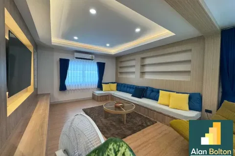 Casa de 5 dormitorios en Jomtien Beach, Pattaya, Tailandia № 211322 - foto 5