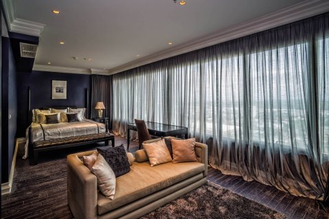 Condo in Bangkok, Thailand, 3 bedrooms  № 181201 - photo 19