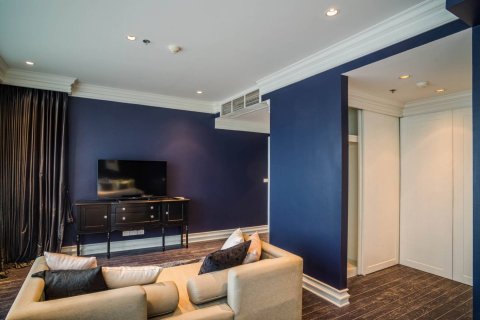 Condo in Bangkok, Thailand, 3 bedrooms  № 181201 - photo 22