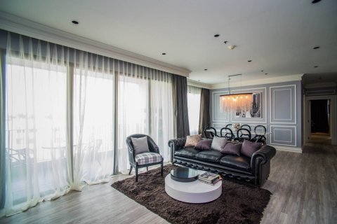 Condo in Bangkok, Thailand, 3 bedrooms  № 181201 - photo 4