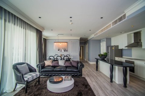 Condo in Bangkok, Thailand, 3 bedrooms  № 181201 - photo 7