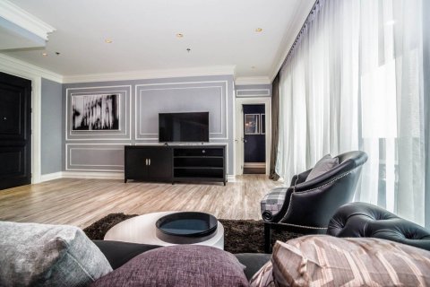 Condo in Bangkok, Thailand, 3 bedrooms  № 181201 - photo 6