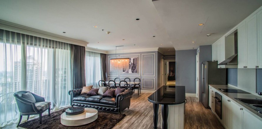 Condo in Bangkok, Thailand, 3 bedrooms  № 181201