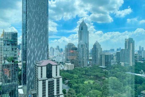 Condo in Bangkok, Thailand, 2 bedrooms  № 181199 - photo 17