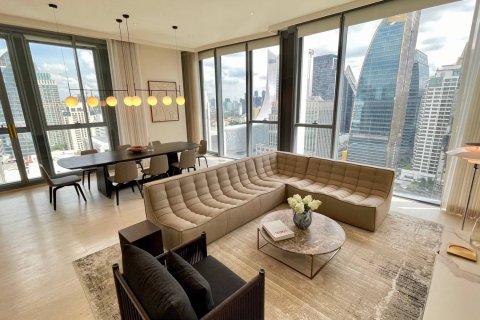 Condo in Bangkok, Thailand, 2 bedrooms  № 181199 - photo 1